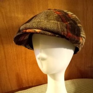 Angela & William Snap Cap